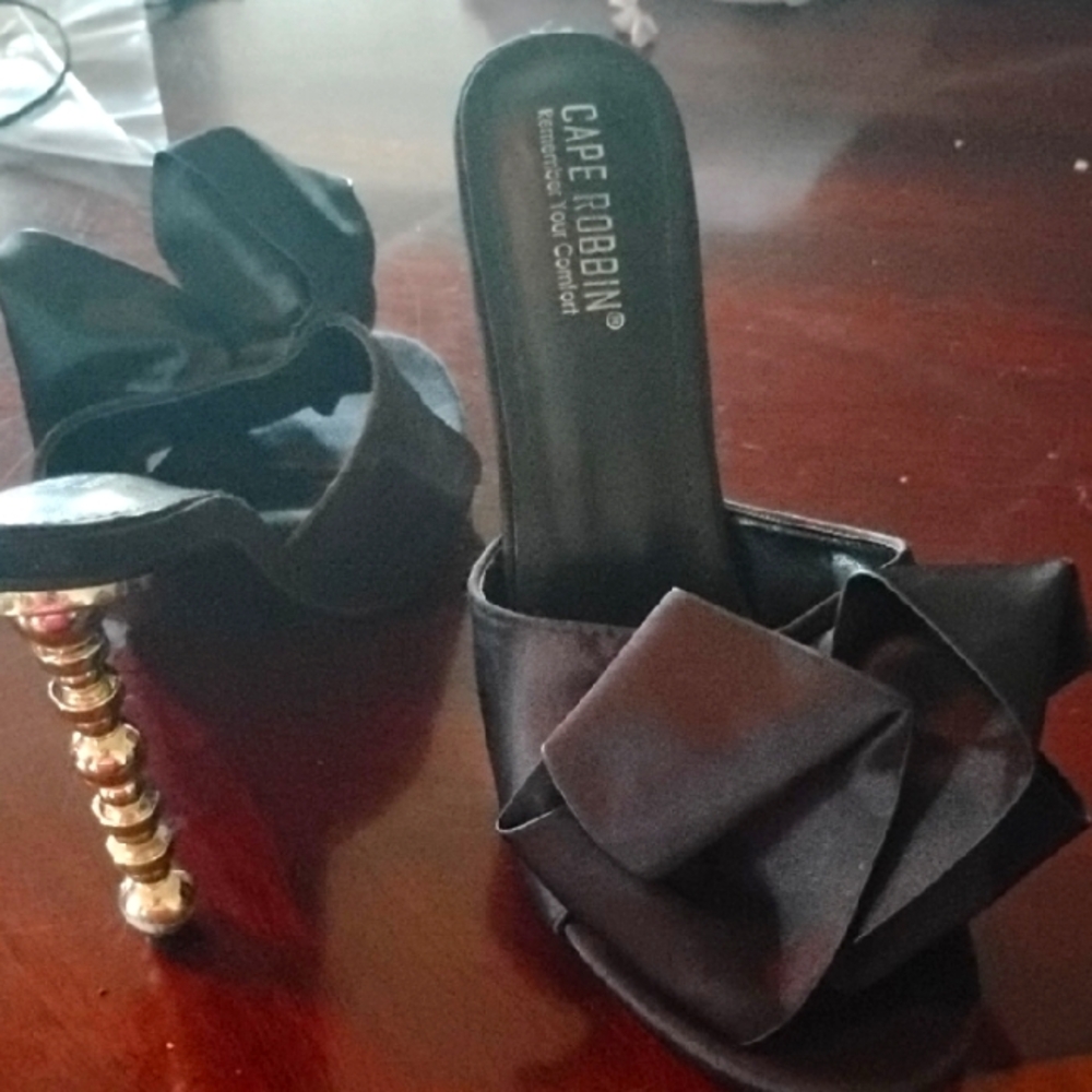 Cape Robbin Black Heels with Gold Spiral Detail